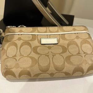 Coach Wristlet Signature Canvas